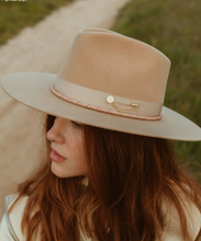 Load image into Gallery viewer, Freya - Sierra Flat Brim Fedora Hat - Camel
