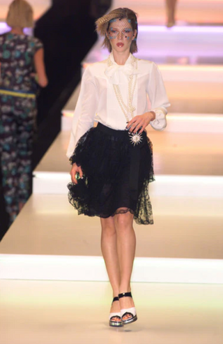 Chanel - Vintage Tiered Lace Skirt - Black