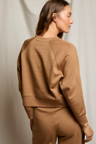 perfetwhitetee - Travel Raglan Sweatshirt - Mocha